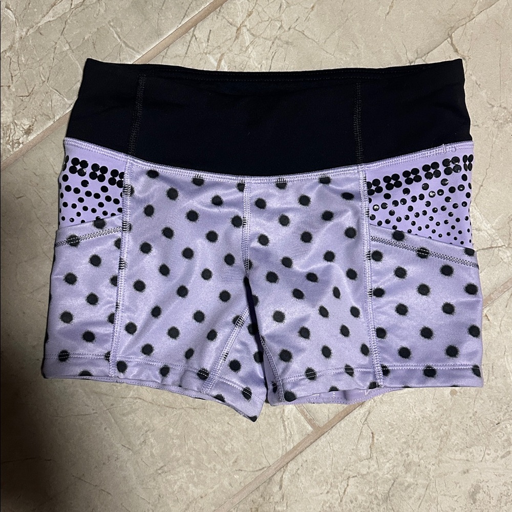 Lululemon dash dot athletic shorts 2 side pockets